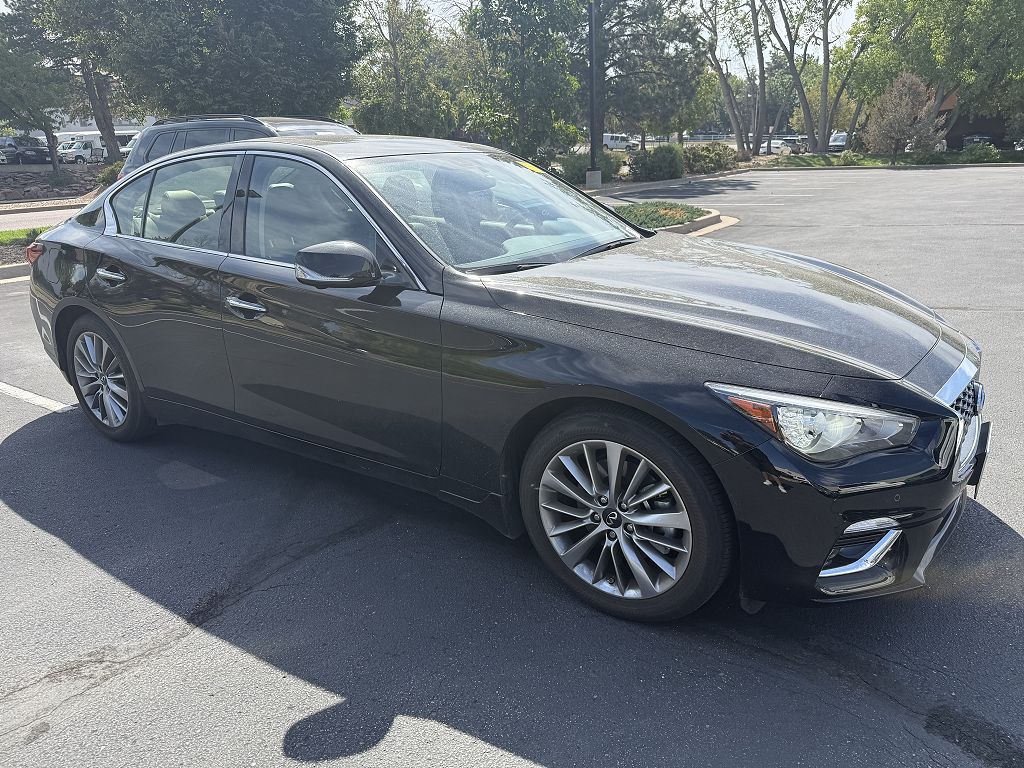 2023 Infiniti Q50 LUXE