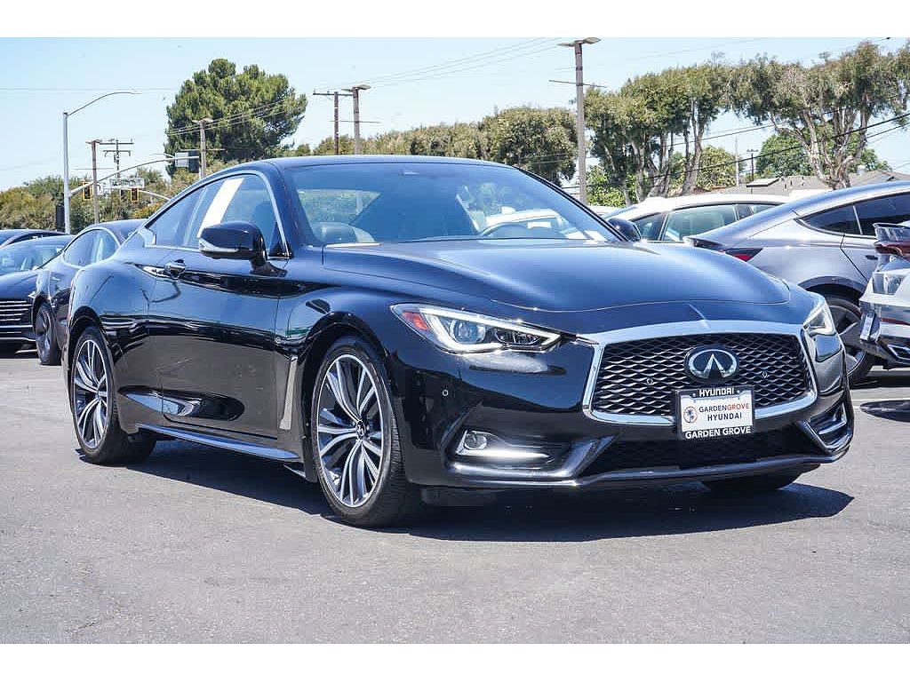 2022 Infiniti Q60 LUXE