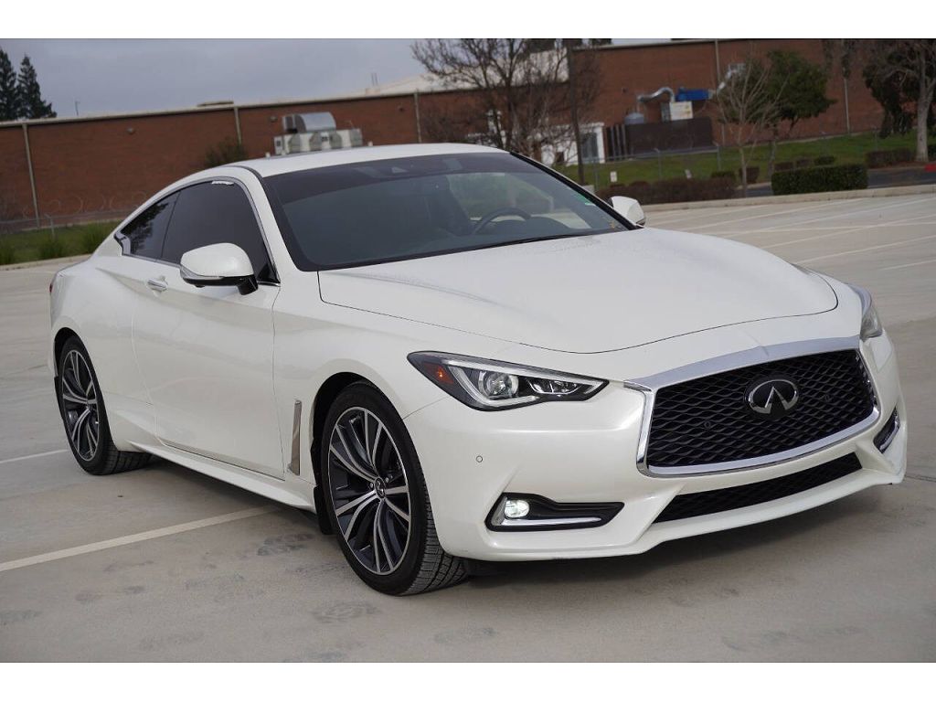 2022 Infiniti Q60 LUXE