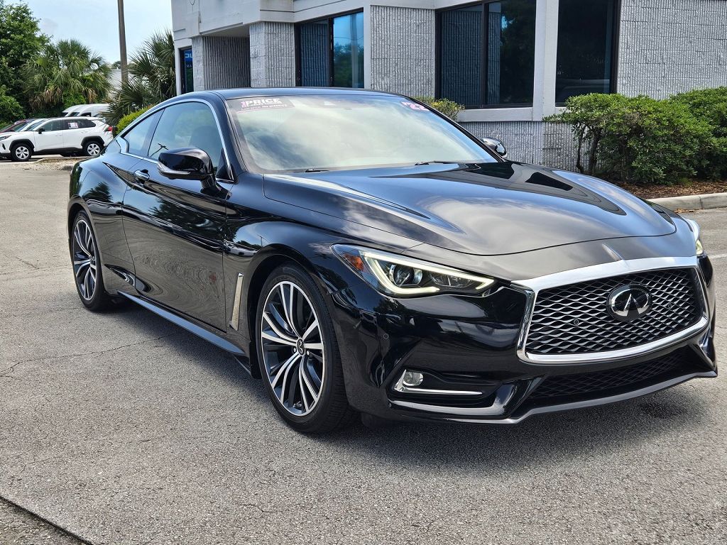 2022 Infiniti Q60 LUXE