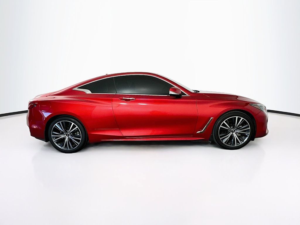 2021 Infiniti Q60 LUXE