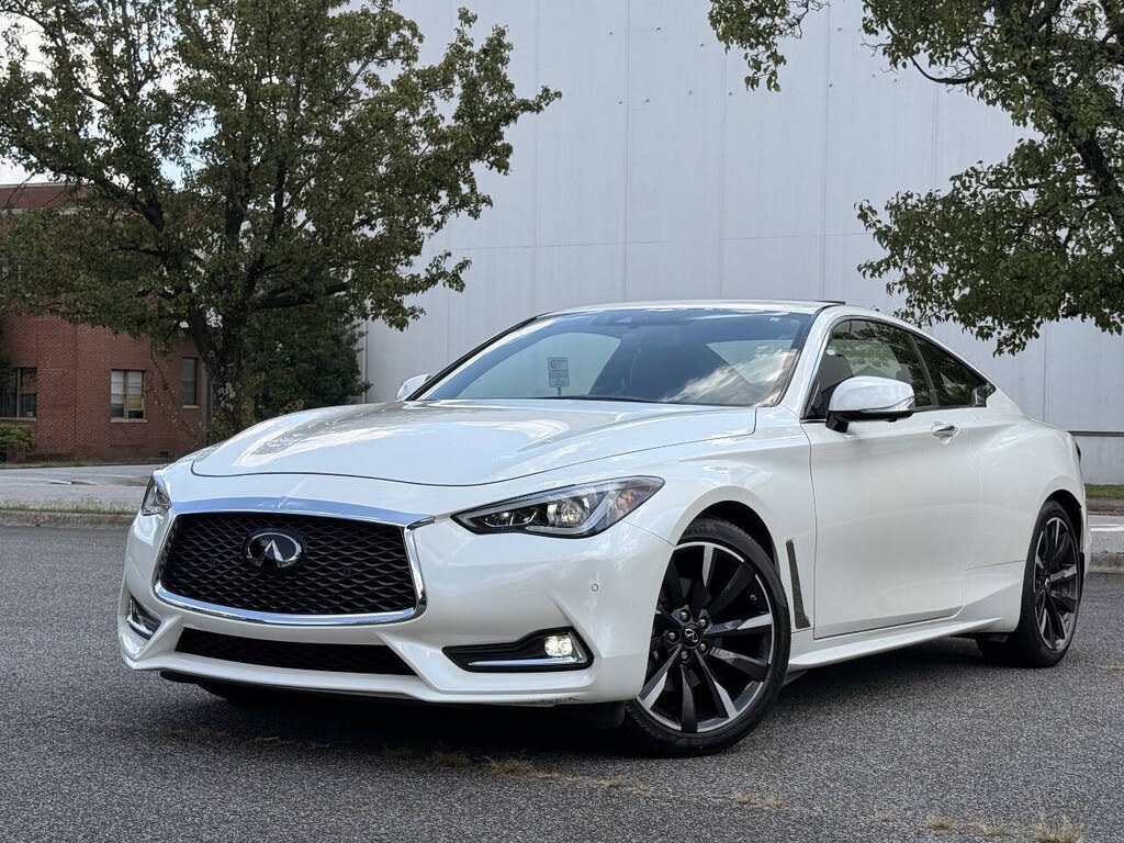 2022 Infiniti Q60 LUXE