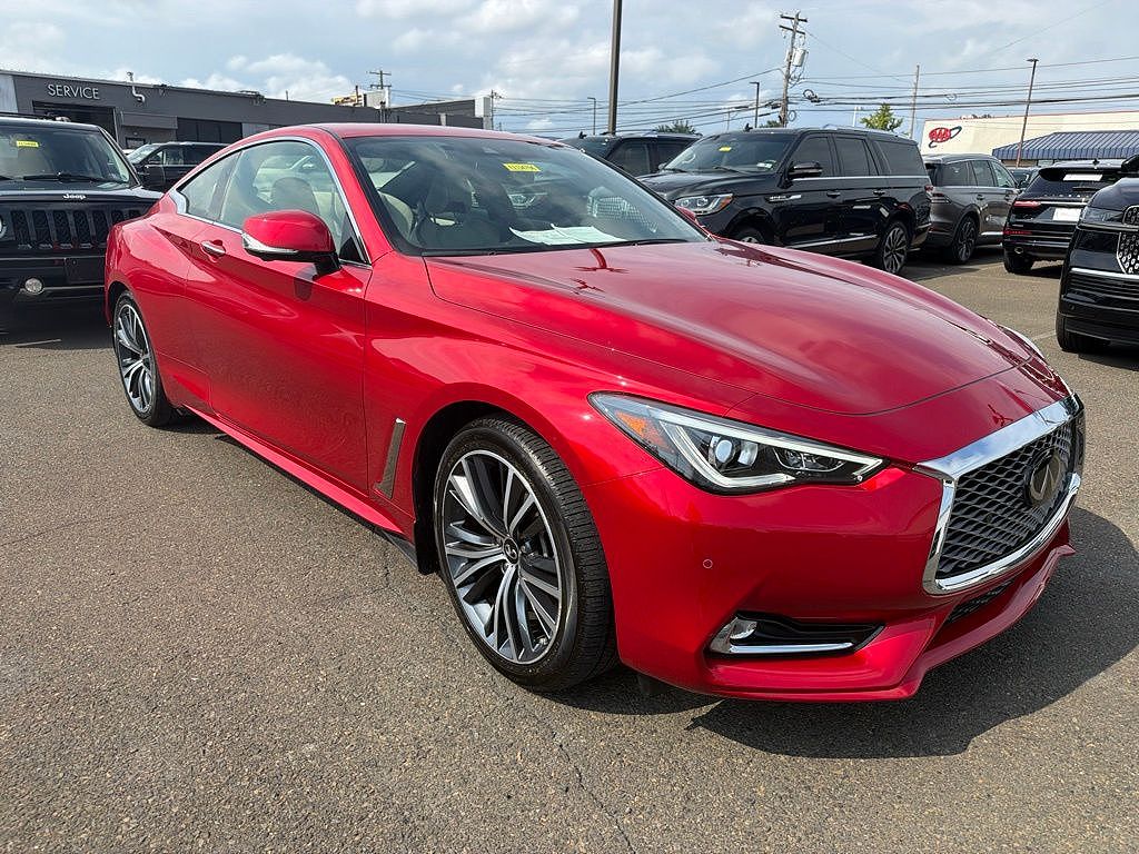 2022 Infiniti Q60 LUXE