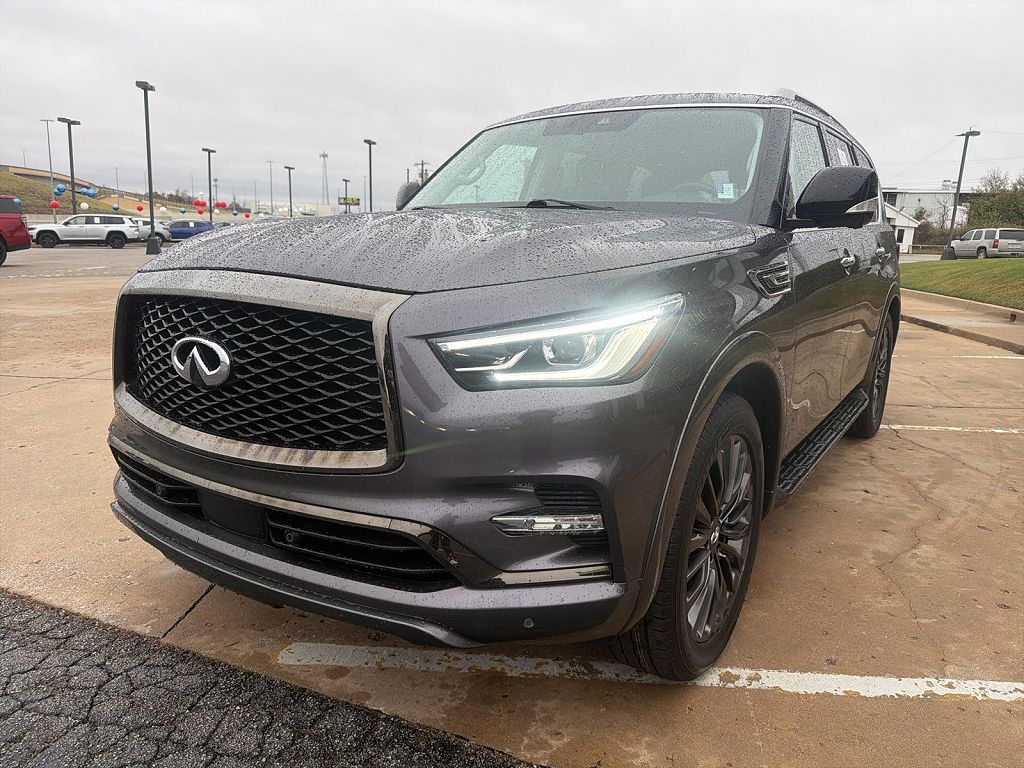 2022 Infiniti QX80 LUXE