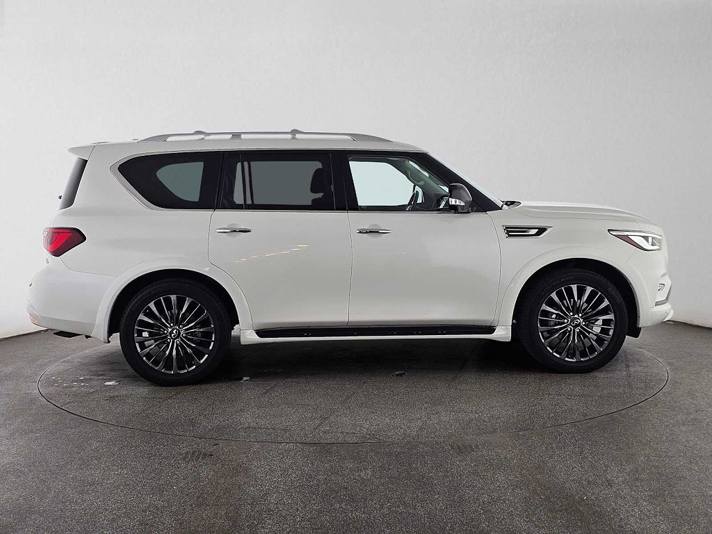 2021 Infiniti QX80 LUXE