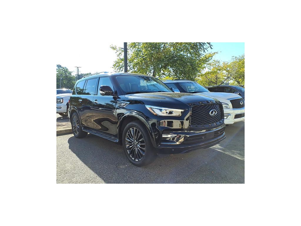 2022 Infiniti QX80 LUXE