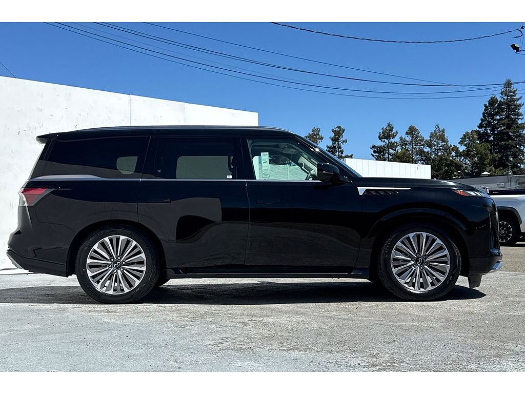 2025 Infiniti QX80 LUXE