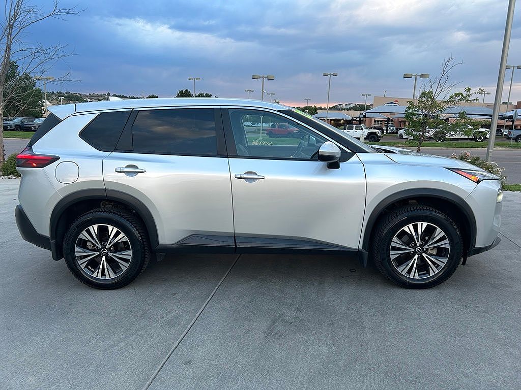 2022 Nissan Rogue SV