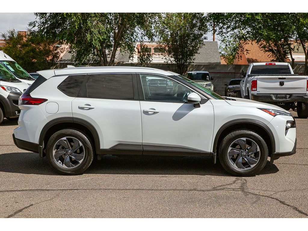 2024 Nissan Rogue SV