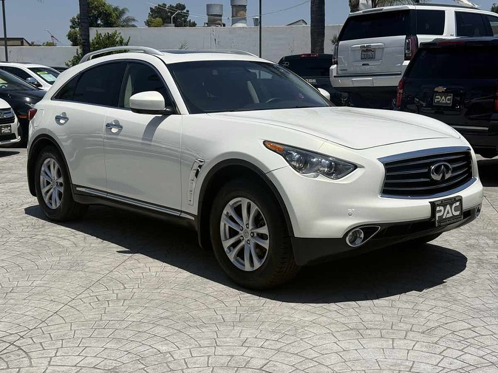 2015 INFINITI QX70