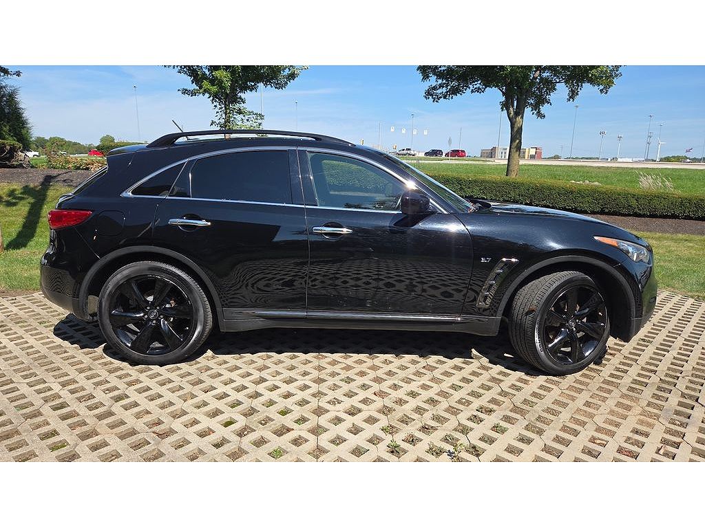 2017 Infiniti QX70