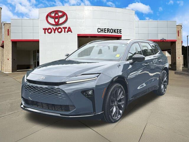 2025 Toyota Crown Signia XLE
