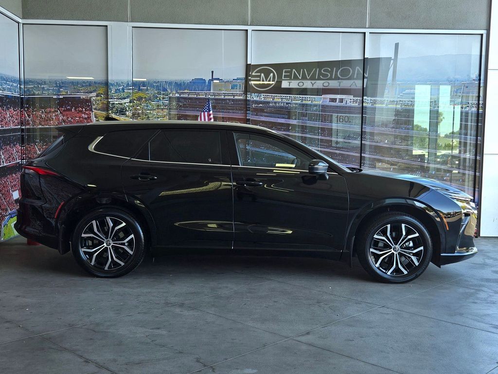 2026 Toyota Crown Signia XLE