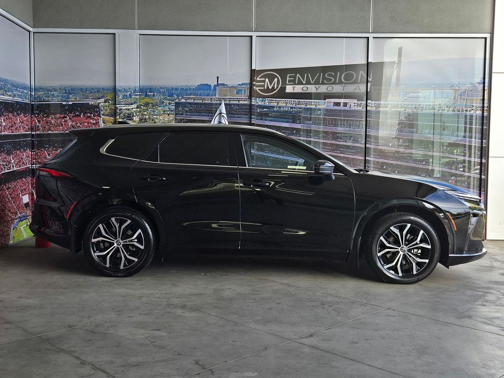 2026 Toyota Crown Signia XLE