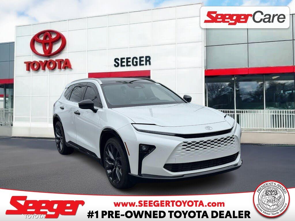 2025 Toyota Crown Signia XLE