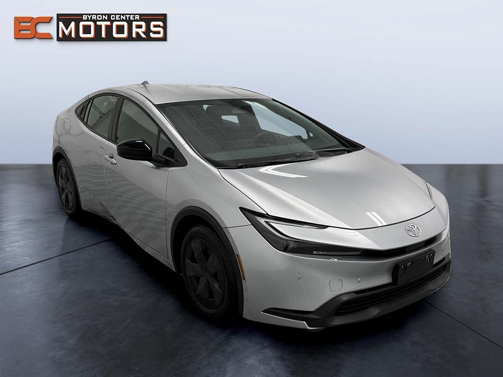 2025 Toyota Prius LE