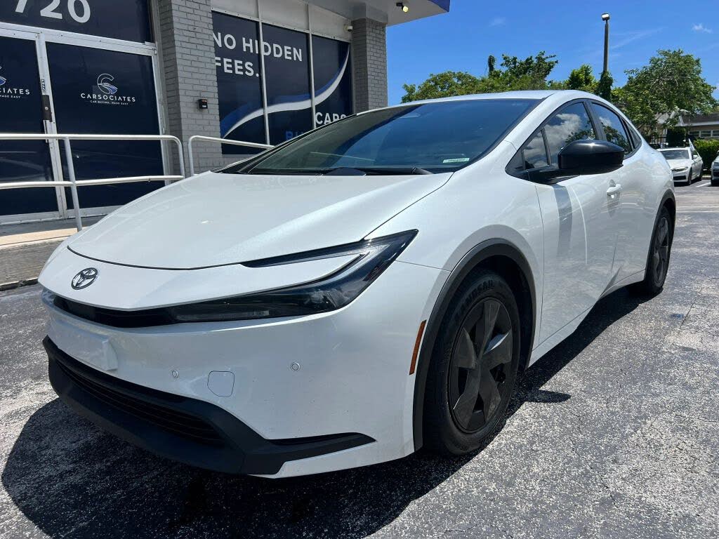 2024 Toyota Prius XLE