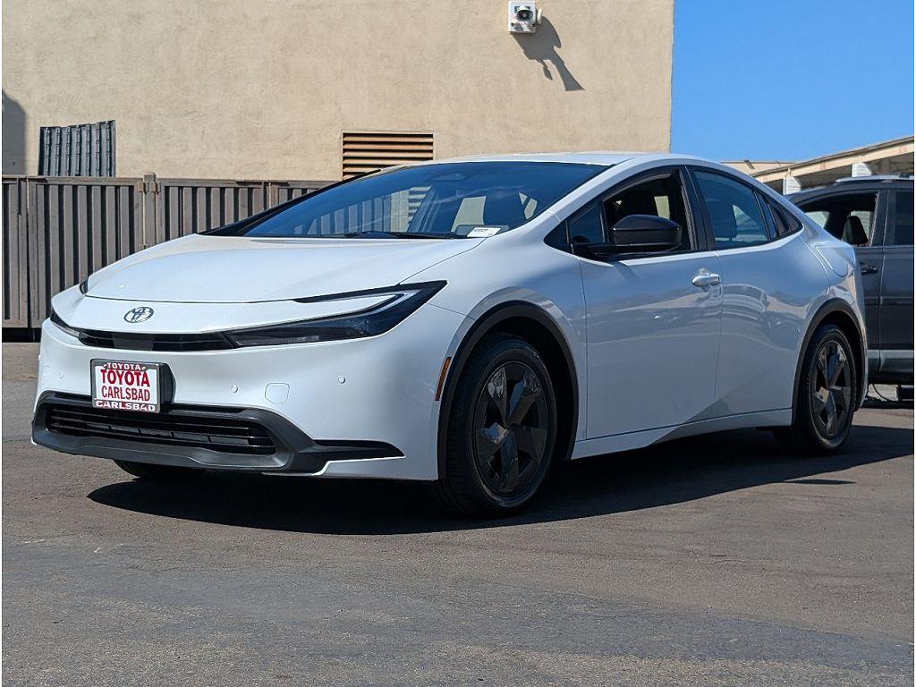 2025 Toyota Prius LE