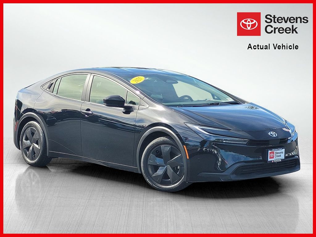 2025 Toyota Prius LE