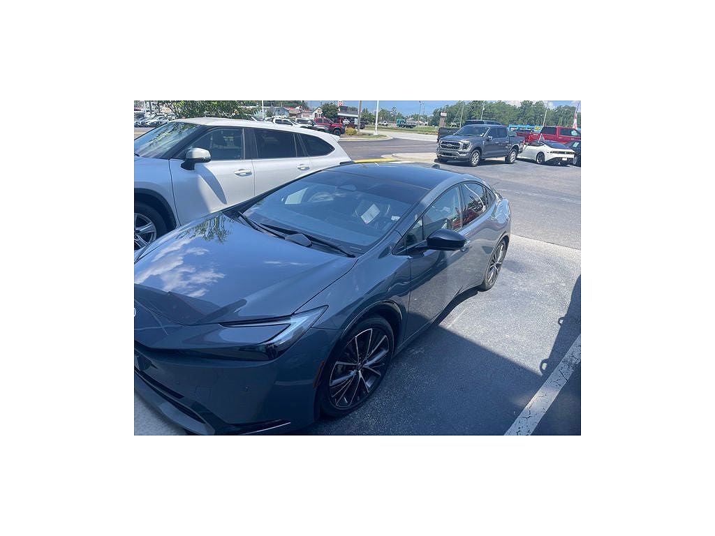 2024 Toyota Prius LE