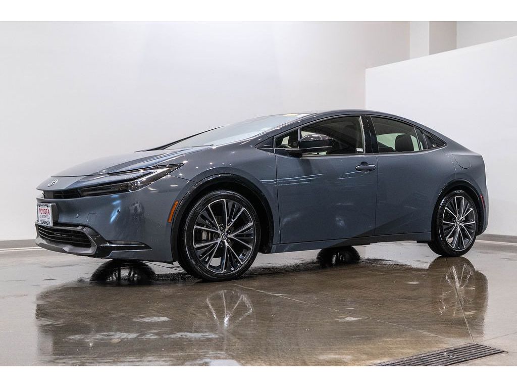 2025 Toyota Prius XLE