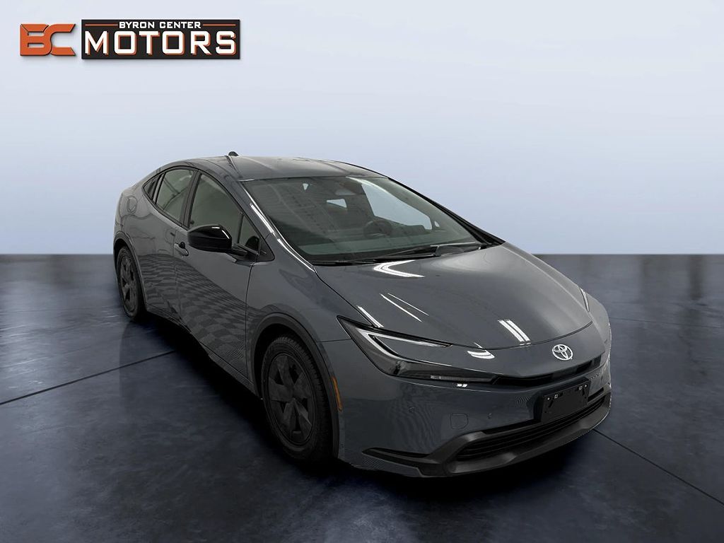 2025 Toyota Prius LE