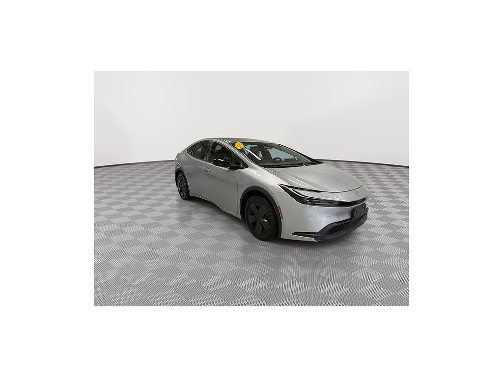 2025 Toyota Prius LE