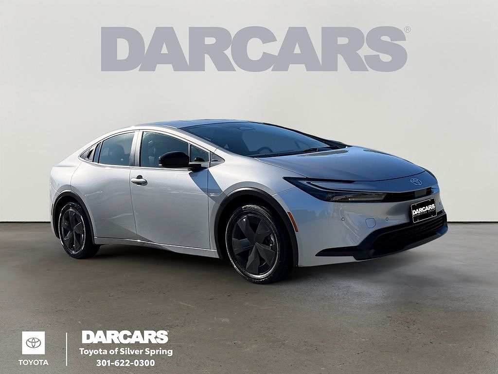 2025 Toyota Prius LE