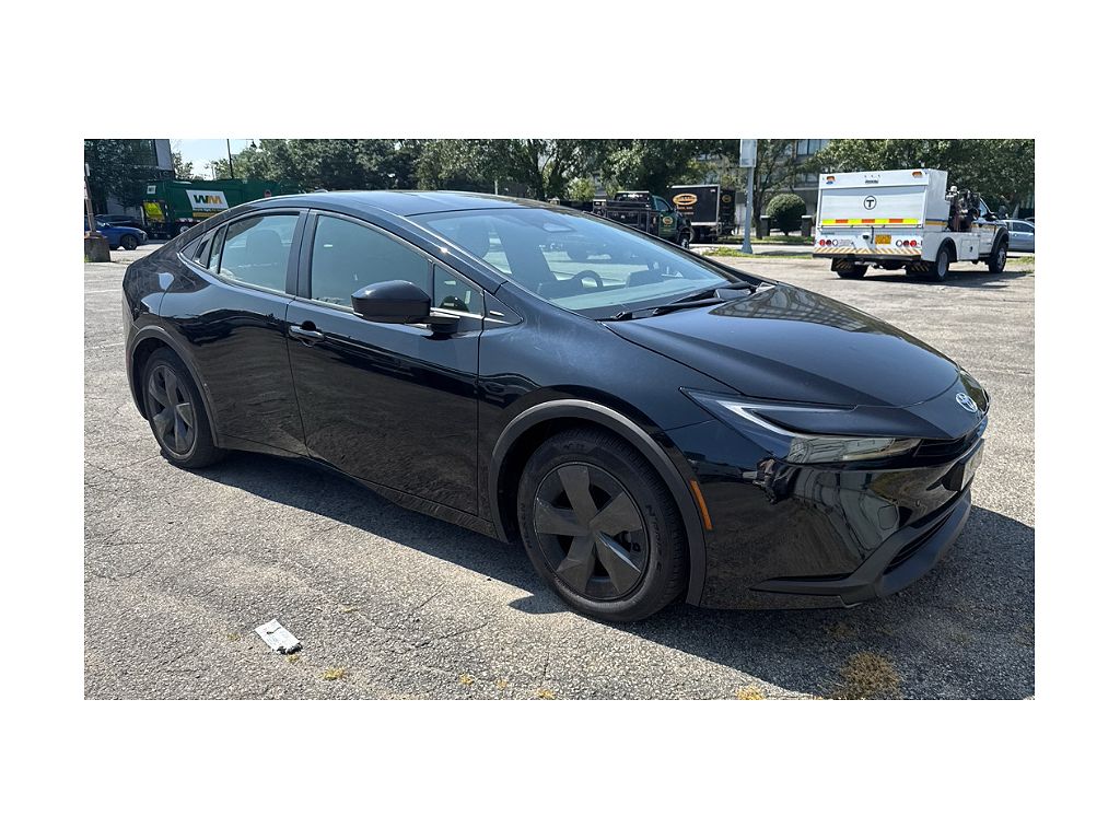 2023 Toyota Prius LE