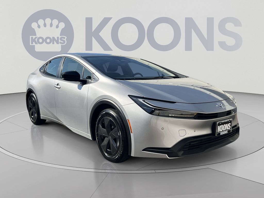 2025 Toyota Prius LE