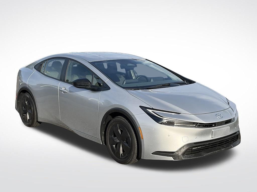 2025 Toyota Prius LE