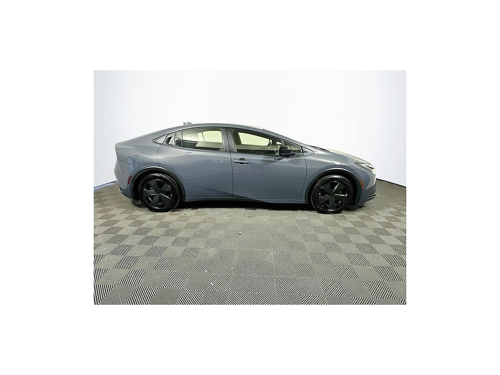 2024 Toyota Prius LE