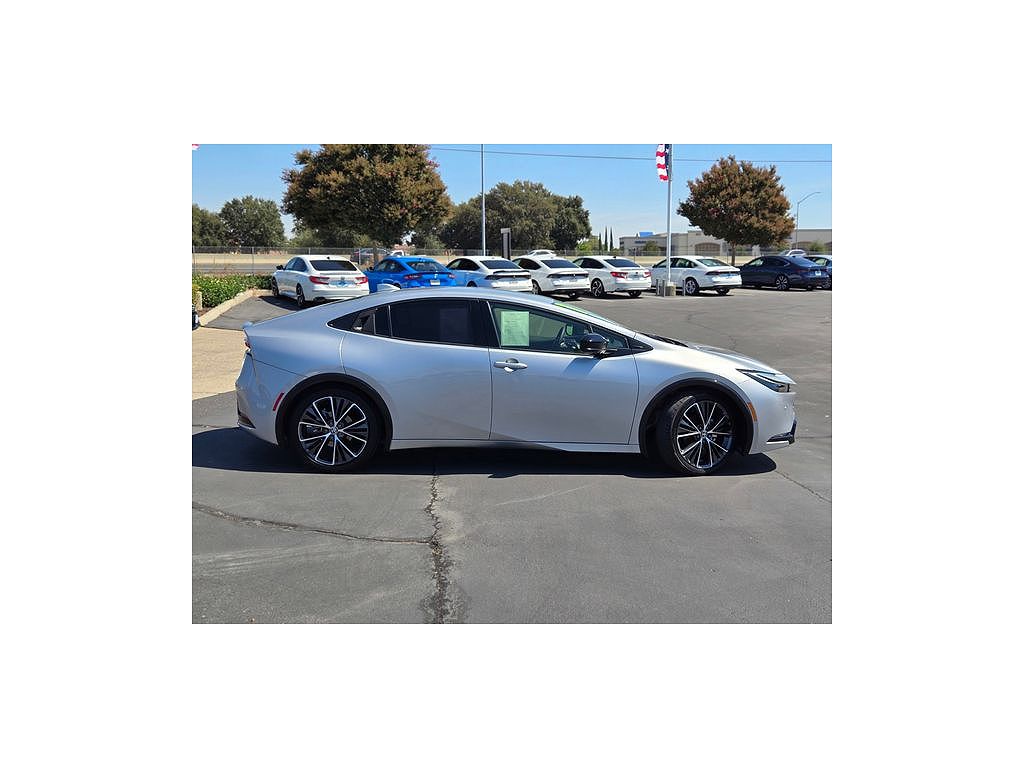 2023 Toyota Prius XLE