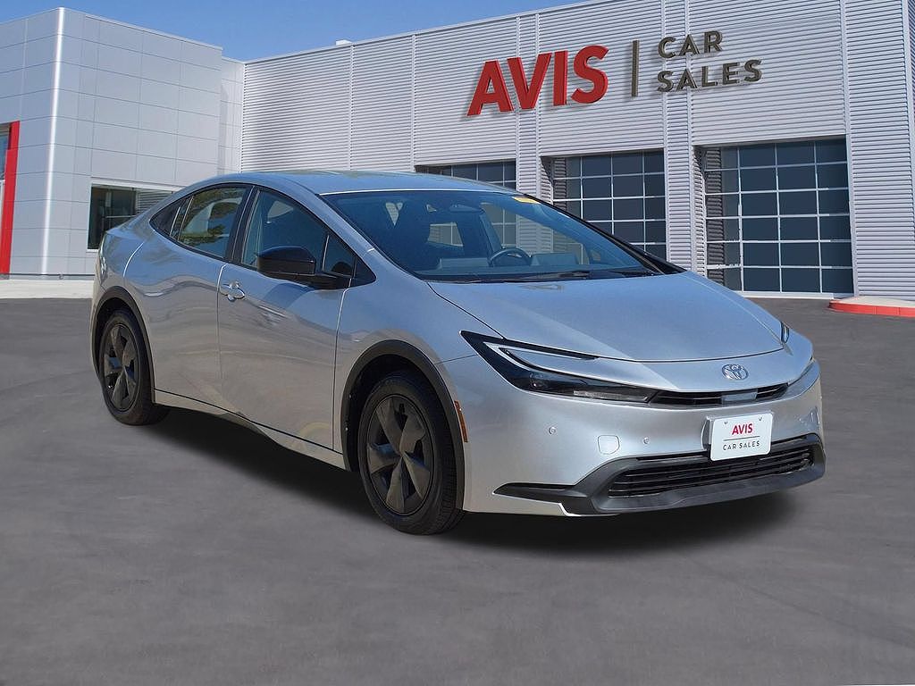 2025 Toyota Prius LE