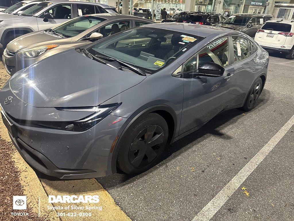 2025 Toyota Prius LE