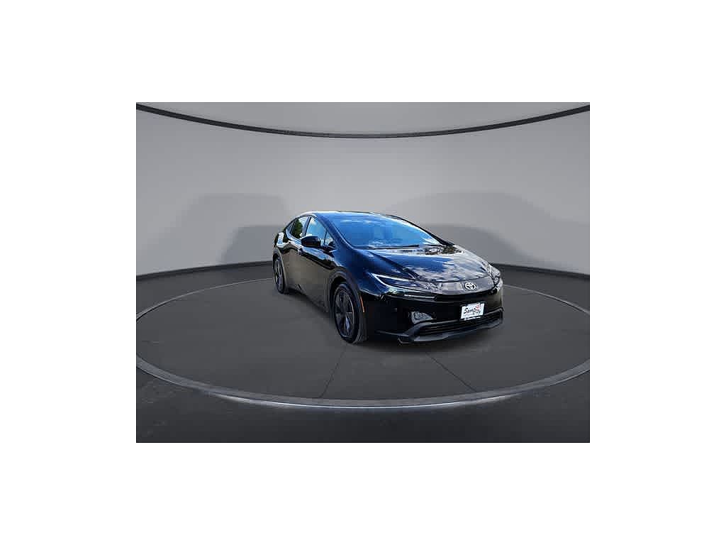 2025 Toyota Prius LE