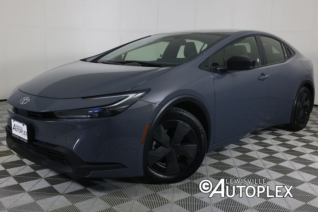 2025 Toyota Prius LE