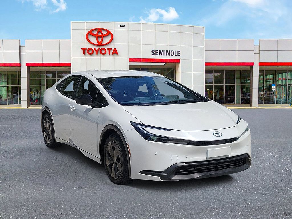 2025 Toyota Prius LE