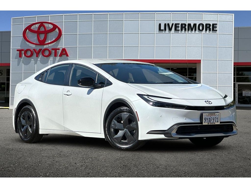 2026 Toyota Prius Plug-In Hybrid SE