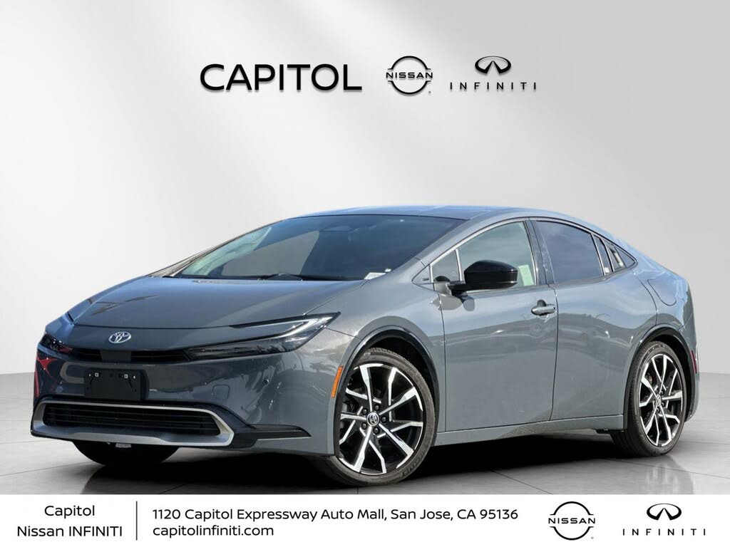 2025 Toyota Prius SE