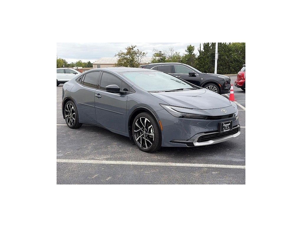 2026 Toyota Prius Plug-In Hybrid XSE Premium (Natl)