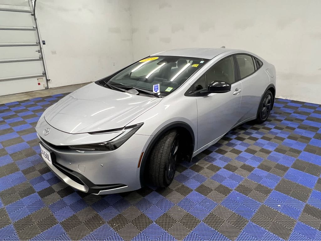 2024 Toyota Prius Prime SE