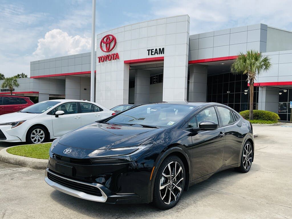 2025 Toyota Prius SE