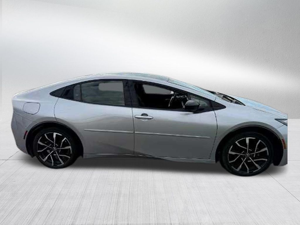 2024 Toyota Prius Prime SE