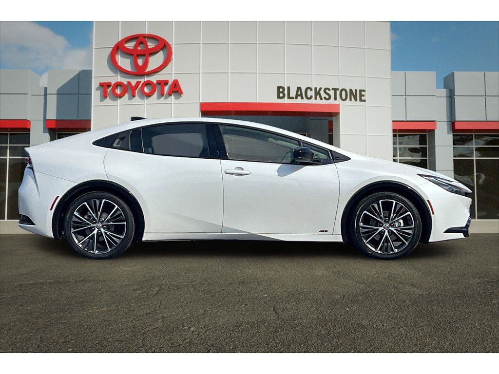 2023 Toyota Prius XLE