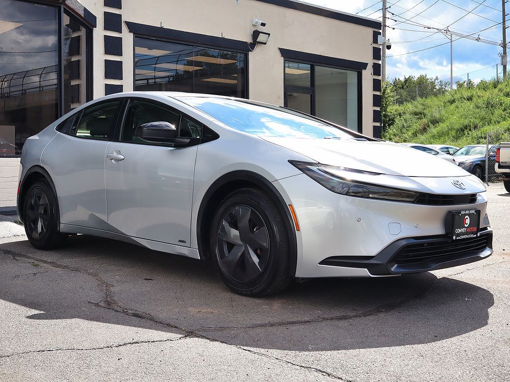 2024 Toyota Prius XLE