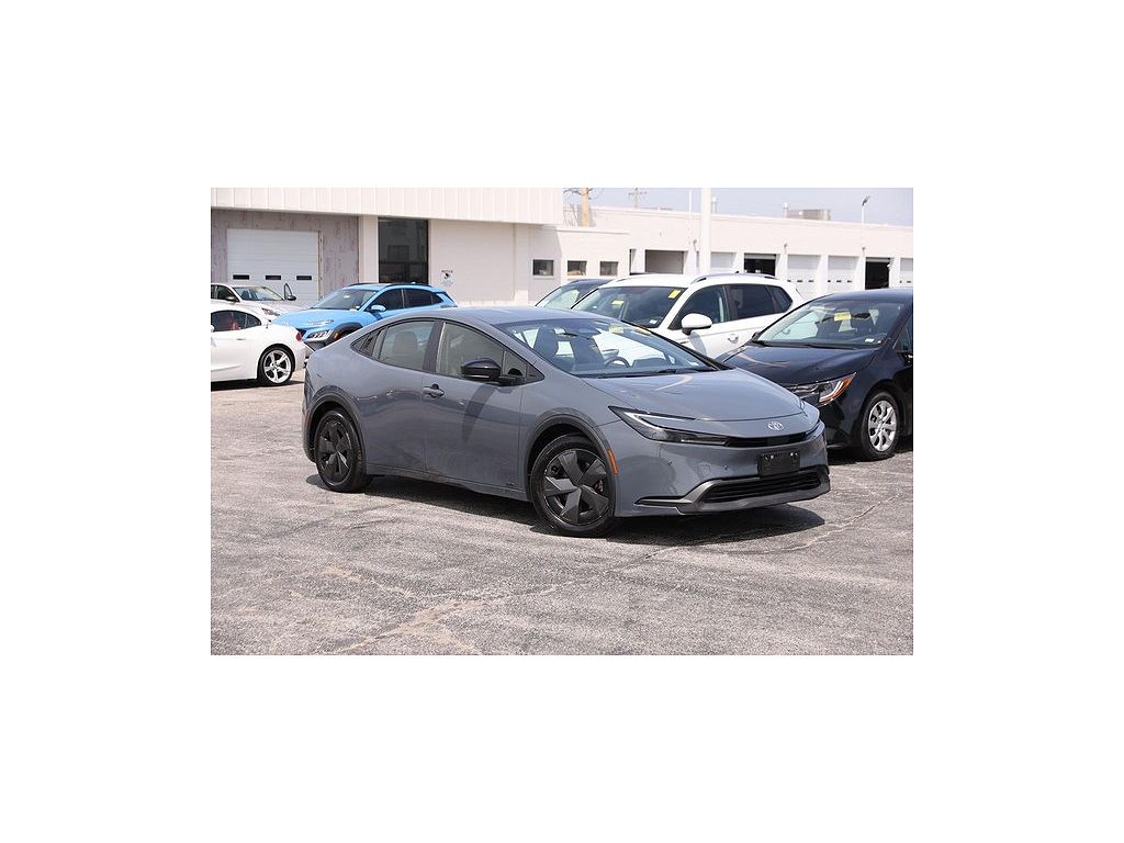 2025 Toyota Prius LE