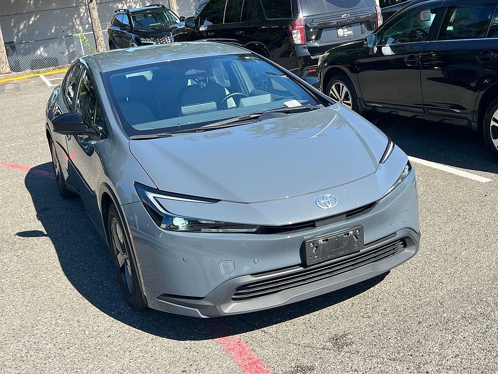 2023 Toyota Prius LE