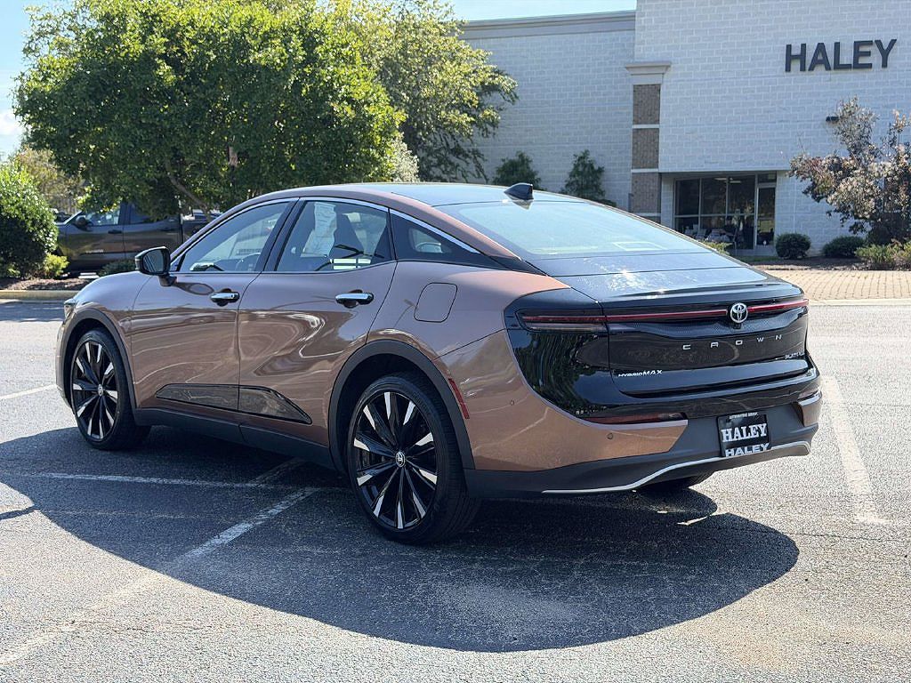 2023 Toyota Crown Platinum