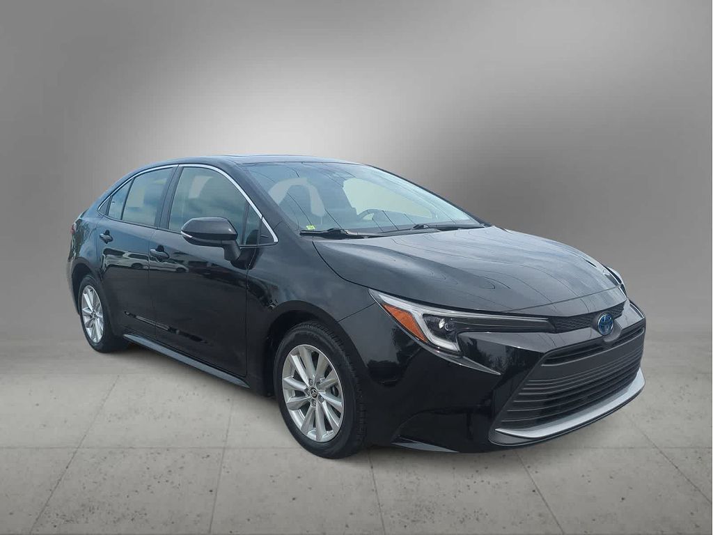 2025 Toyota Corolla Hybrid XLE